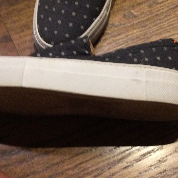 Sneakers - Picture 5 of 5